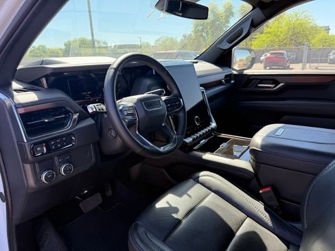 Used 2025 GMC Yukon XL Denali image 15