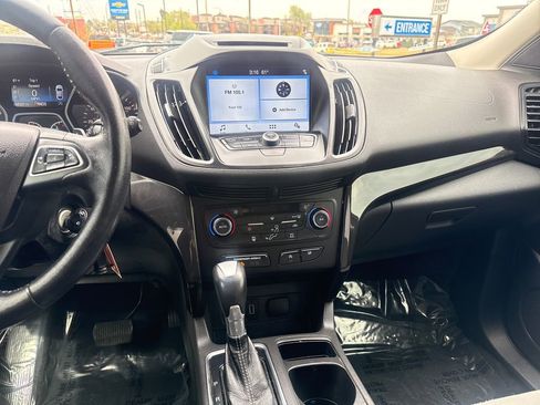 Used 2017 Ford Escape SE w/ Equipment Group 201A image 17