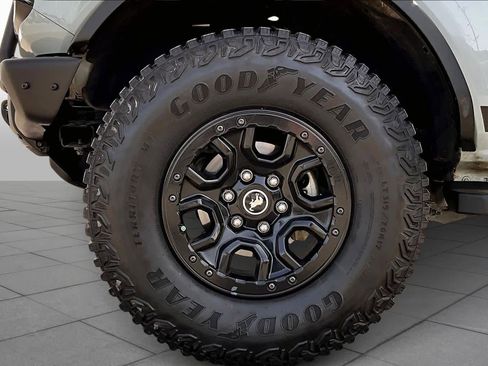 Certified 2023 Ford Bronco Wildtrak image 11