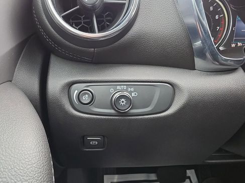 Used 2021 Chevrolet Blazer LT image 9