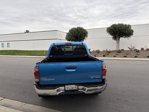 Used 2005 Toyota Tacoma PreRunner image 5