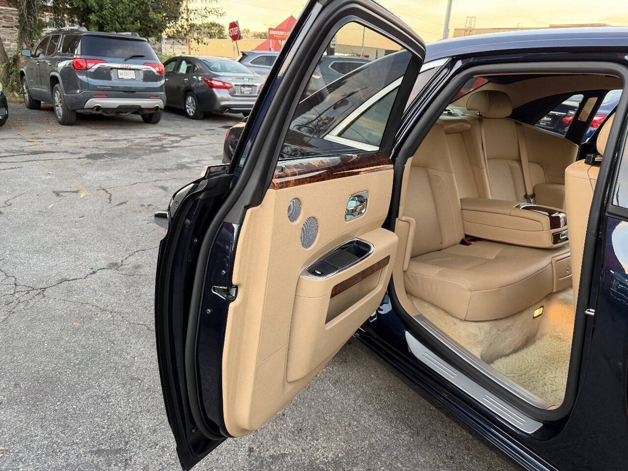 Used 2012 Rolls-Royce Ghost RWD image 36