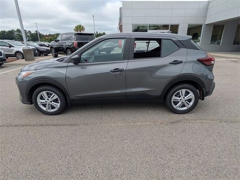 New 2025 Nissan Kicks Play S image 6