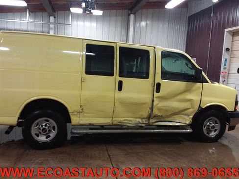 Used 2017 GMC Savana 2500 image 3