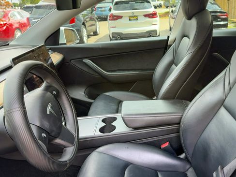 Used 2022 Tesla Model Y Performance AWD/4WD image 18