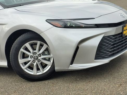 Used 2025 Toyota Camry LE FWD image 9