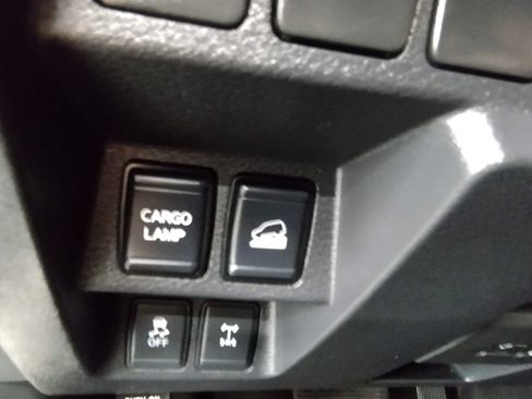 Used 2022 Nissan Frontier PRO-4X w/ Off-Road Protection Package AWD/4WD image 28