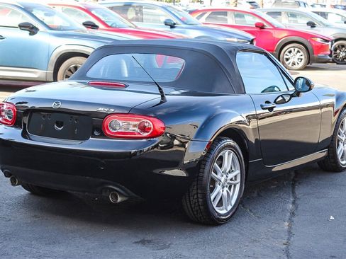 Used 2010 MAZDA MX-5 Miata Sport image 4