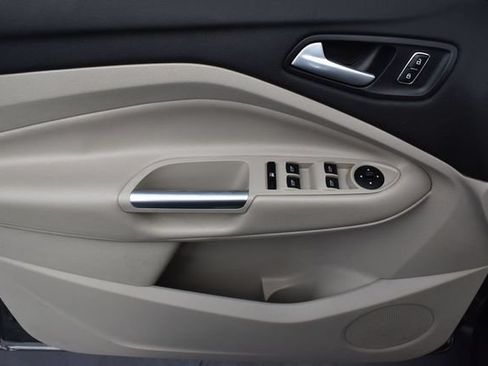 Used 2015 Ford Escape SE FWD image 10