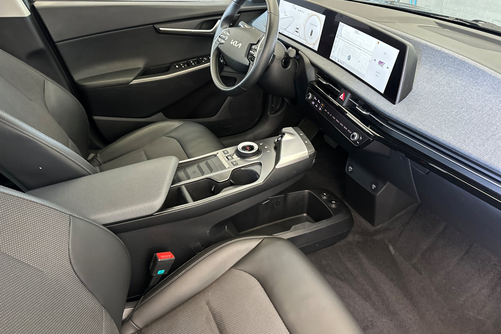 Certified 2024 Kia EV6 Light RWD image 17