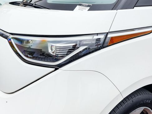 Used 2025 Volkswagen ID. Buzz Pro S RWD image 25