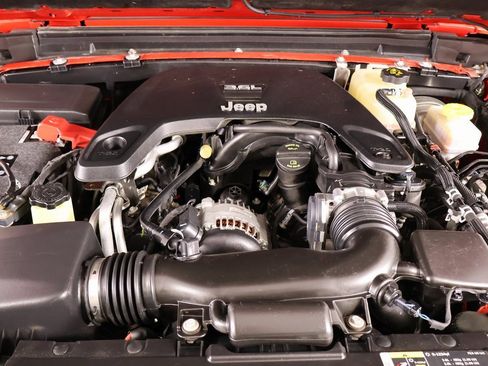 Used 2018 Jeep Wrangler Unlimited Rubicon image 20