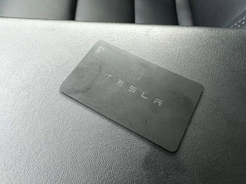 Used 2022 Tesla Model Y Long Range image 15