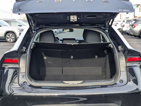 Used 2025 Toyota Prius LE image 31