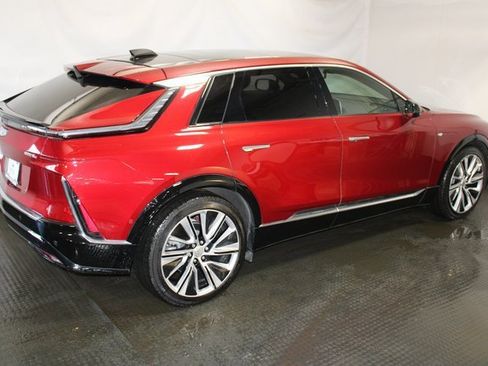 Certified 2024 Cadillac Lyriq Luxury w/ LPO, Floor Liner Package image 5