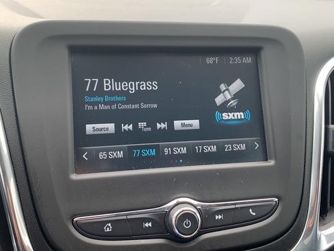 Used 2018 Chevrolet Equinox LT FWD image 14