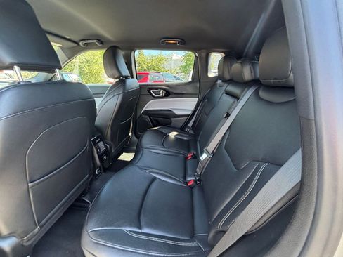 Used 2025 Jeep Compass Limited AWD/4WD image 27