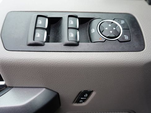 Used 2018 Ford F150 XLT w/ Equipment Group 302A Luxury image 9