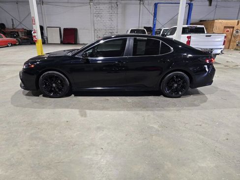 Used 2021 Toyota Camry SE image 5