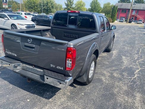 Used 2019 Nissan Frontier SV image 3