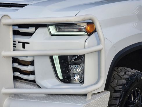 Used 2022 Chevrolet Silverado 3500 LTZ w/ LTZ Convenience Package image 9