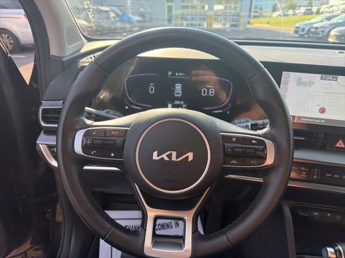 Used 2024 Kia Sportage EX FWD image 12