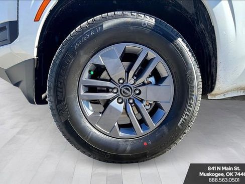 New 2025 Nissan Frontier SV image 12