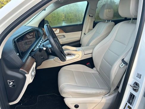 Used 2024 Mercedes-Benz GLS 450 4MATIC image 15