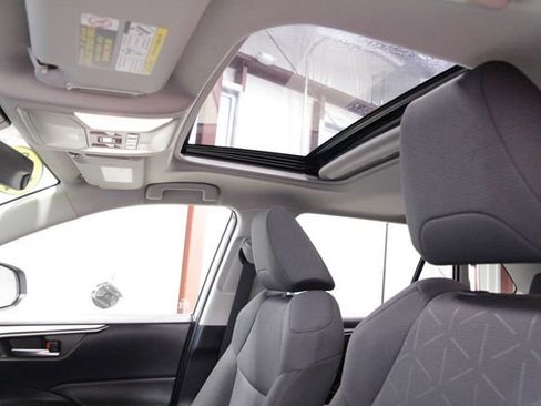 Used 2019 Toyota RAV4 XLE image 32