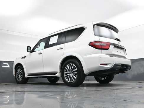 Used 2024 Nissan Armada SL w/ Captain's Chairs Package image 40