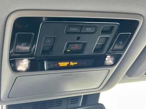Used 2024 Toyota Grand Highlander AWD Hybrid image 20