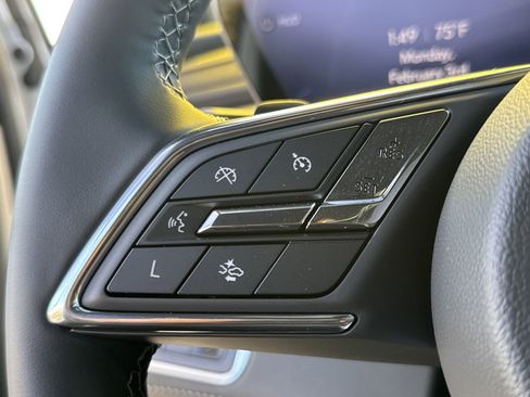 Used 2025 Buick Enclave Preferred w/ Power Package image 19