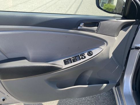 Used 2017 Hyundai Accent SE FWD image 9
