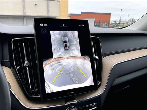 Used 2026 Volvo XC60 B5 Ultra w/ Climate Package image 24