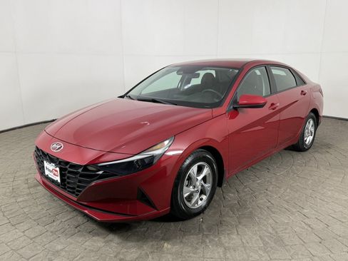 Used 2021 Hyundai Elantra SEL FWD image 3