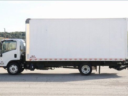 Used 2023 Chevrolet Low Cab Forward 5500XD image 2