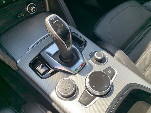 Used 2024 Alfa Romeo Stelvio Veloce image 28