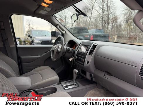 Used 2015 Nissan Frontier SV image 17