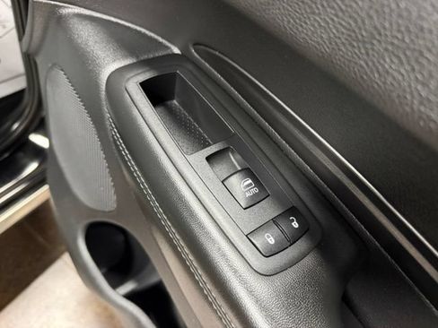 Used 2022 Dodge Durango SXT w/ Anodized Platinum Package AWD/4WD image 27