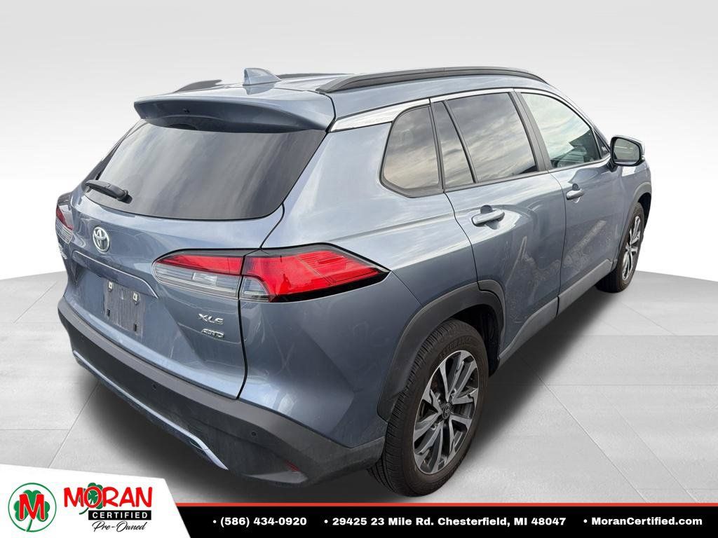 Used 2022 Toyota Corolla Cross XLE w/ Convenience Package AWD/4WD image 6