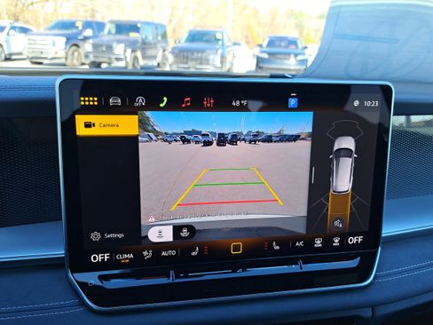 New 2026 Volkswagen Tiguan SE R-Line AWD/4WD image 24