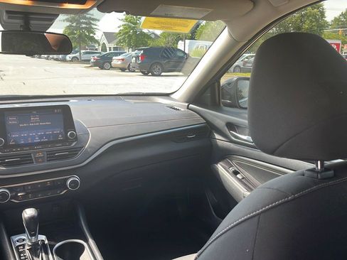 Used 2022 Nissan Altima 2.5 SV w/ SV Premium Package AWD/4WD image 17