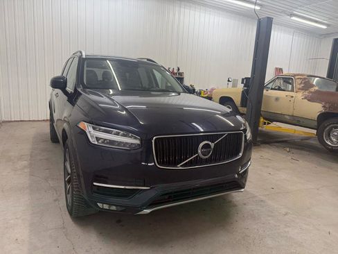 Used 2017 Volvo XC90 T6 Momentum w/ Vision Package image 13