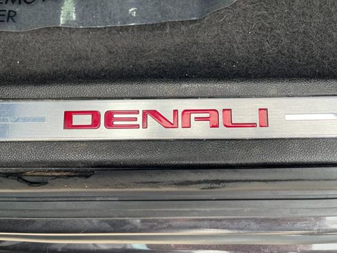 Used 2015 GMC Acadia Denali image 14