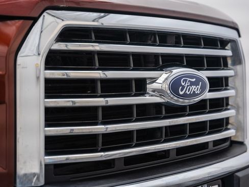 Used 2015 Ford F150 XLT w/ Equipment Group 302A Luxury AWD/4WD image 11