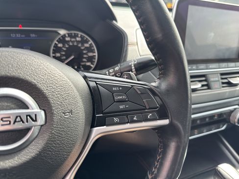 Used 2019 Nissan Altima 2.5 SR w/ SR Premium Package AWD/4WD image 19