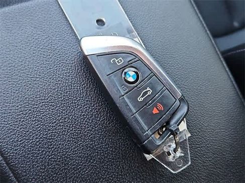 Used 2023 BMW 330e image 35