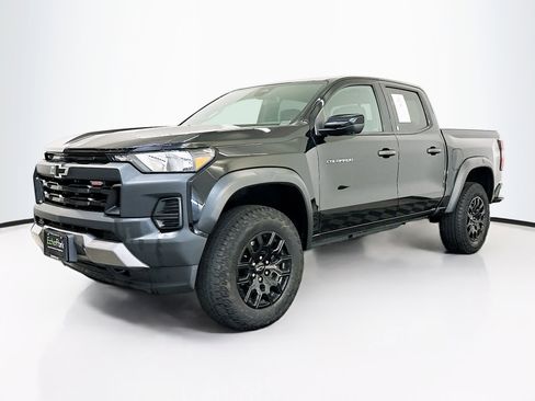 Used 2024 Chevrolet Colorado Trail Boss w/ Technology Package image 3