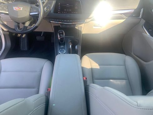Used 2022 Cadillac XT4 Luxury w/ Driver Awareness Package AWD/4WD image 9