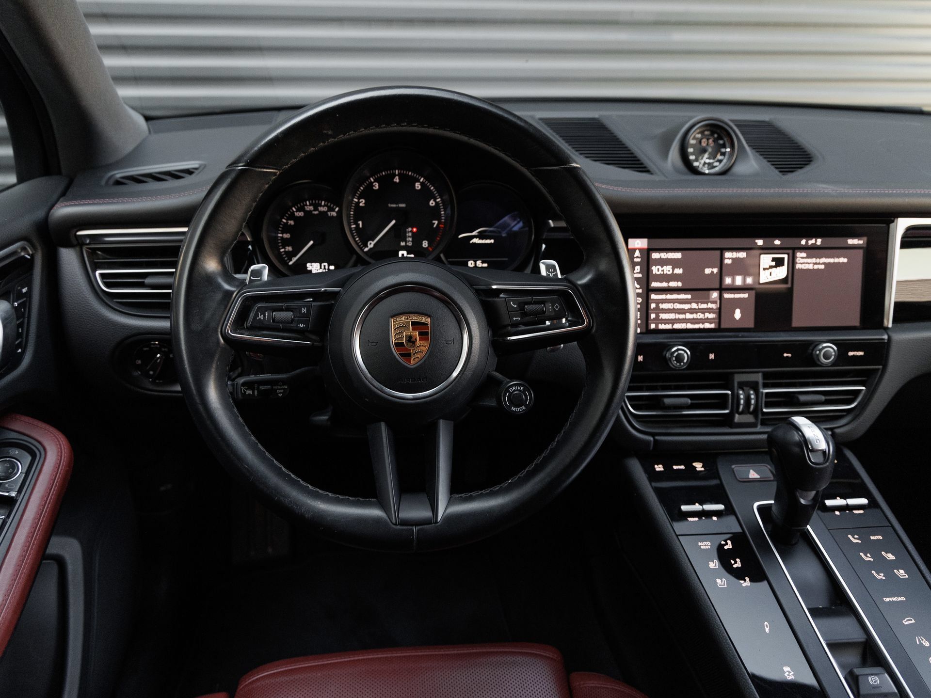 Certified 2023 Porsche Macan AWD/4WD image 17